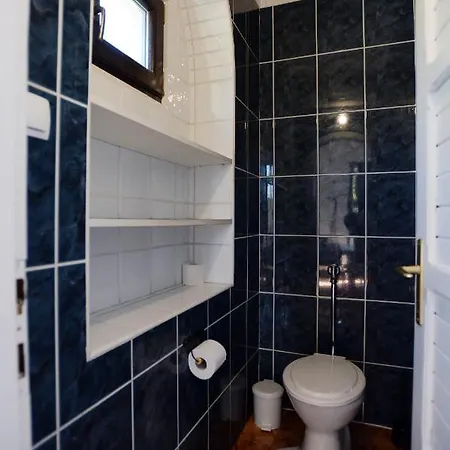 Castle Garden Apartamento Eger