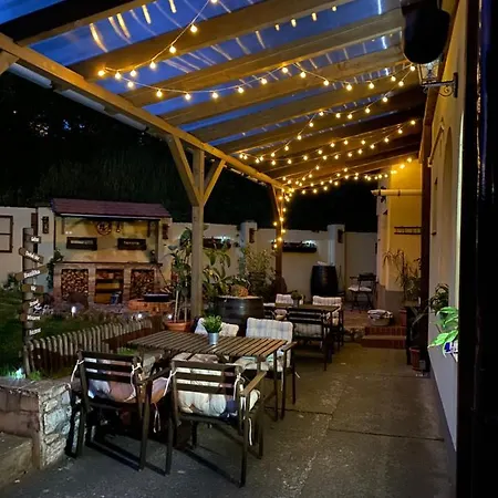 Castle Garden * Eger